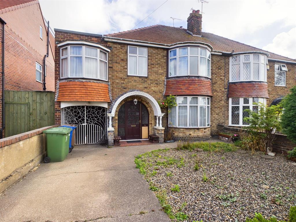 Fortyfoot, Bridlington 5 bed semidetached house for sale £250,000