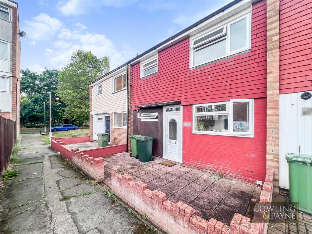 Hereford Walk, Basildon 3 bed terraced house £275,000