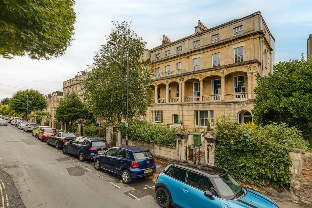 Apsley Road, Clifton 2 bed flat £475,000