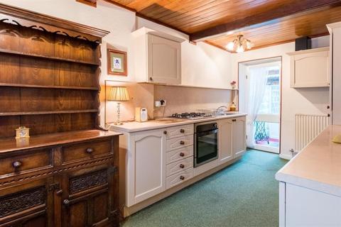 37 Long Row, Horsforth, Leeds, LS18 5AA