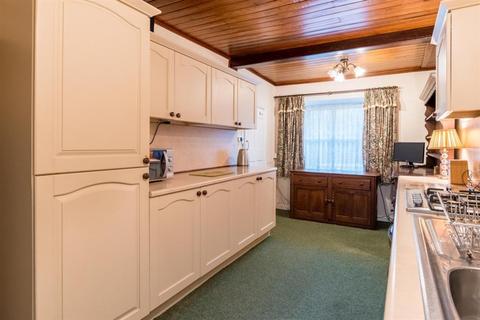 37 Long Row, Horsforth, Leeds, LS18 5AA