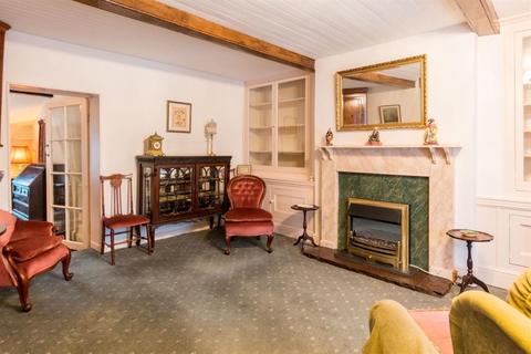 37 Long Row, Horsforth, Leeds, LS18 5AA