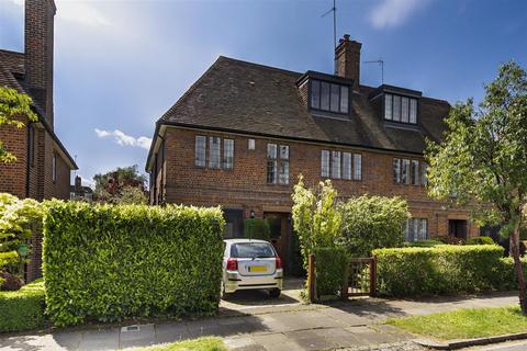 62 Southway, London, NW11 6SA