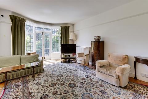 62 Southway, London, NW11 6SA