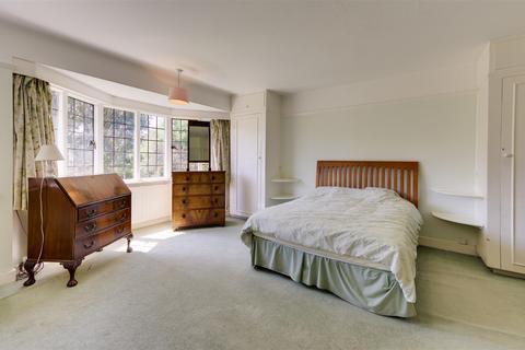 62 Southway, London, NW11 6SA