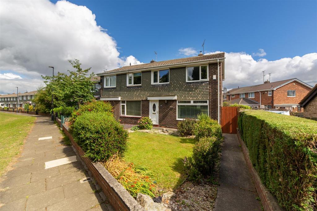 Broomley Walk, Red House Farm, Newcastle Upon Tyne 3 bed end of terrace