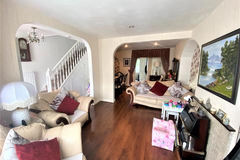 4 bedroom house to rent - Harlow Road, London