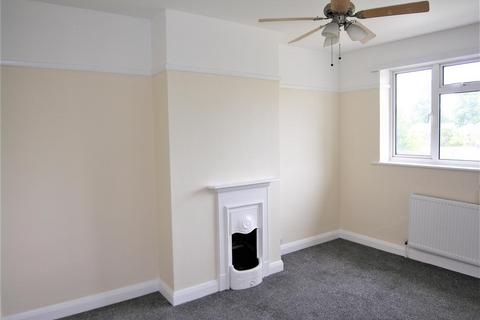 3 bedroom semi-detached house to rent, Knaphill