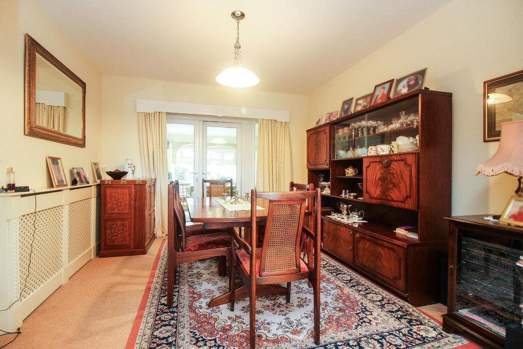 Westley Avenue, Whitley Bay, Tyne and Wear 3 bed semidetached house