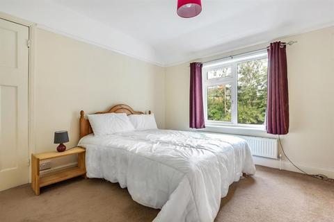20 Bowood Crescent, Leeds, LS7 2PY