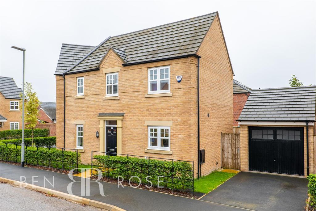 Redwood Drive, Cottam, Preston 3 bed semidetached house £230,000