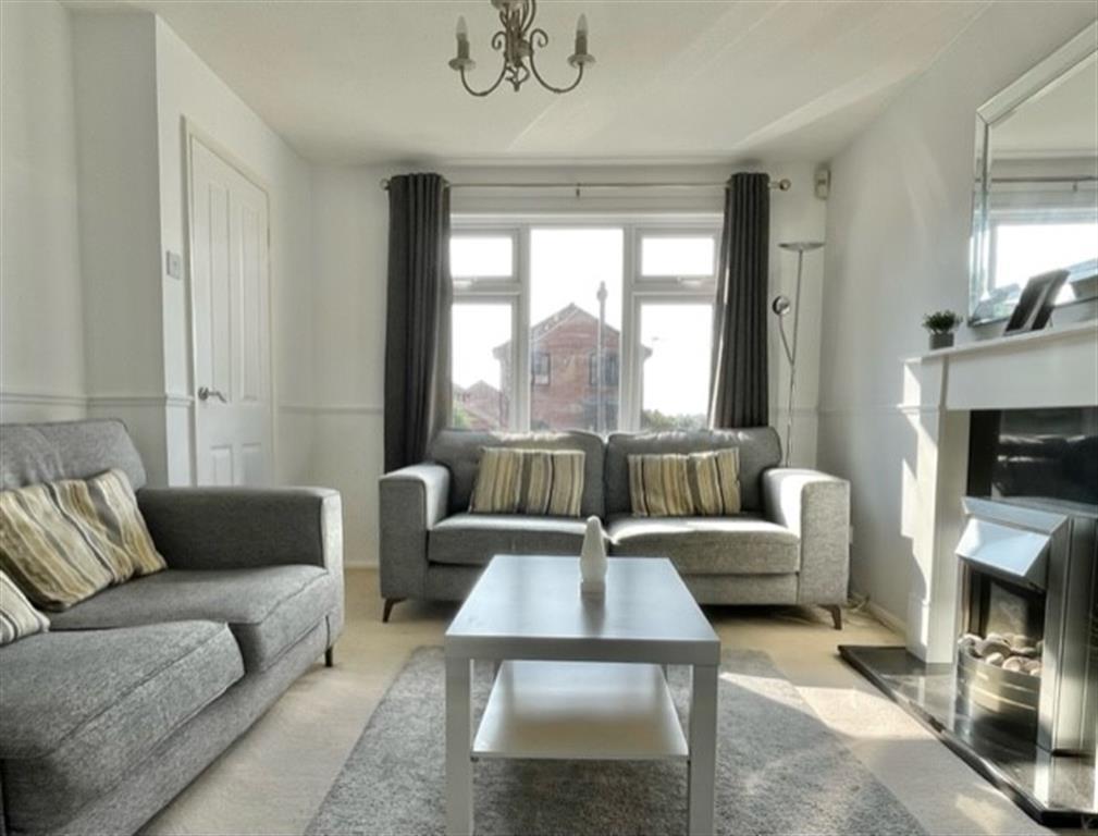 Abbeydale Gardens, Kirkstall, LS5 2 bed semidetached house £240,000