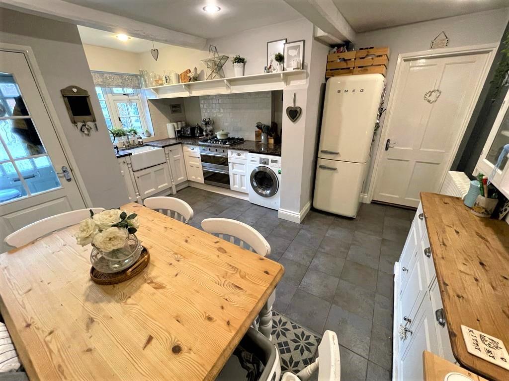 Dining kitchen
