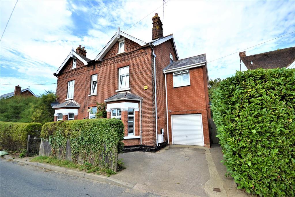 Marsh Road, BurnhamOnCrouch 5 bed semidetached house for sale £525,000