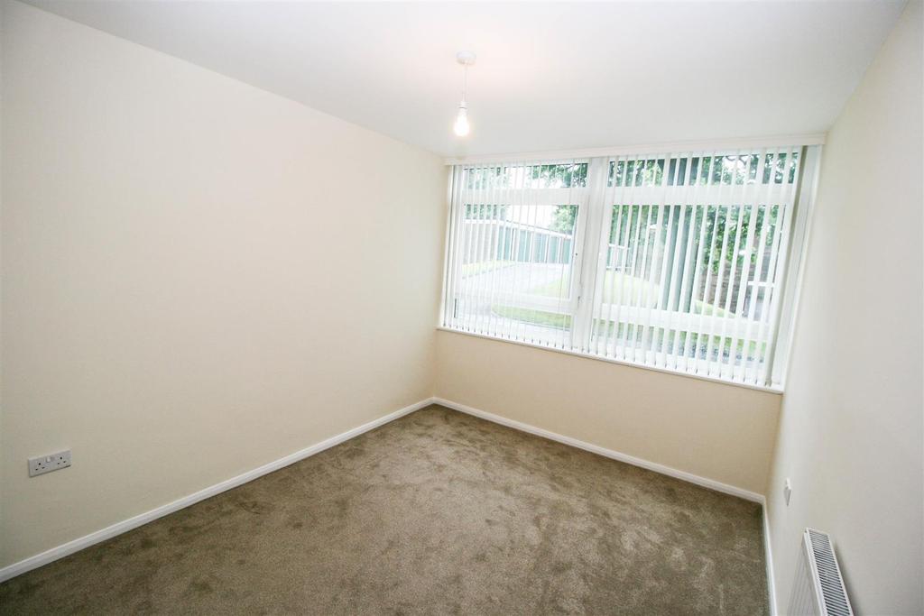 High Point, Richmond Hill Road... 2 bed apartment £900 pcm (£208 pw)