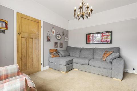 8 Brownberrie Walk, Horsforth, Leeds, LS18 5PG