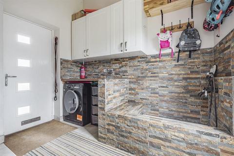 8 Brownberrie Walk, Horsforth, Leeds, LS18 5PG