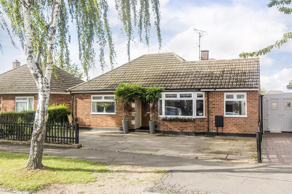 Cromwell Crescent, Market Harborough 4 bed detached bungalow £450,000