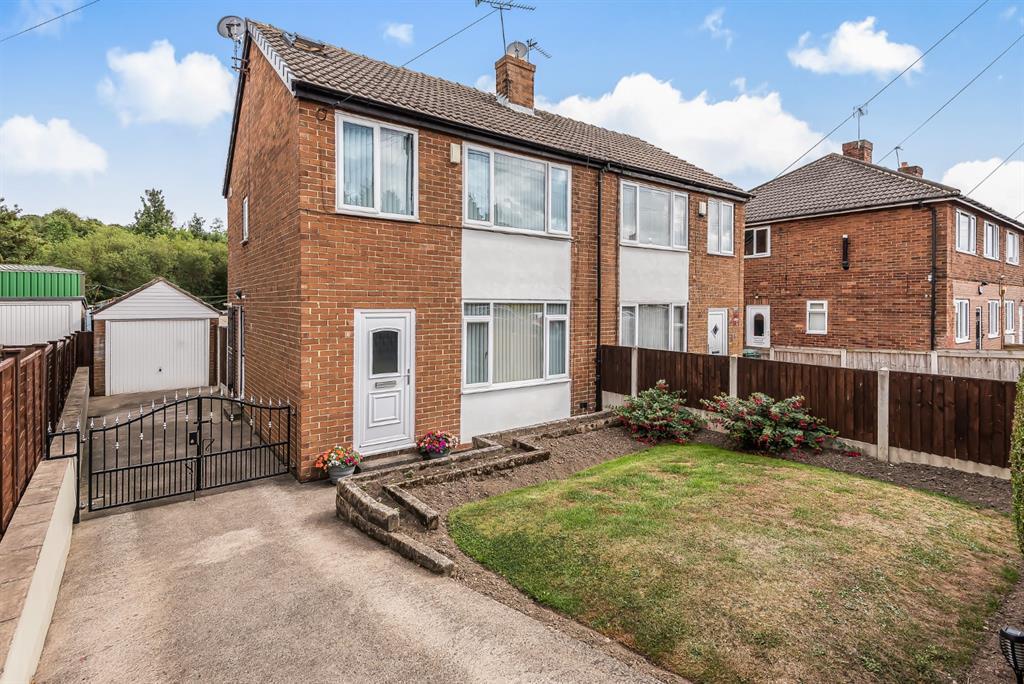Lea Farm Drive, Kirkstall, LS5 4 bed semidetached house for sale £270,000