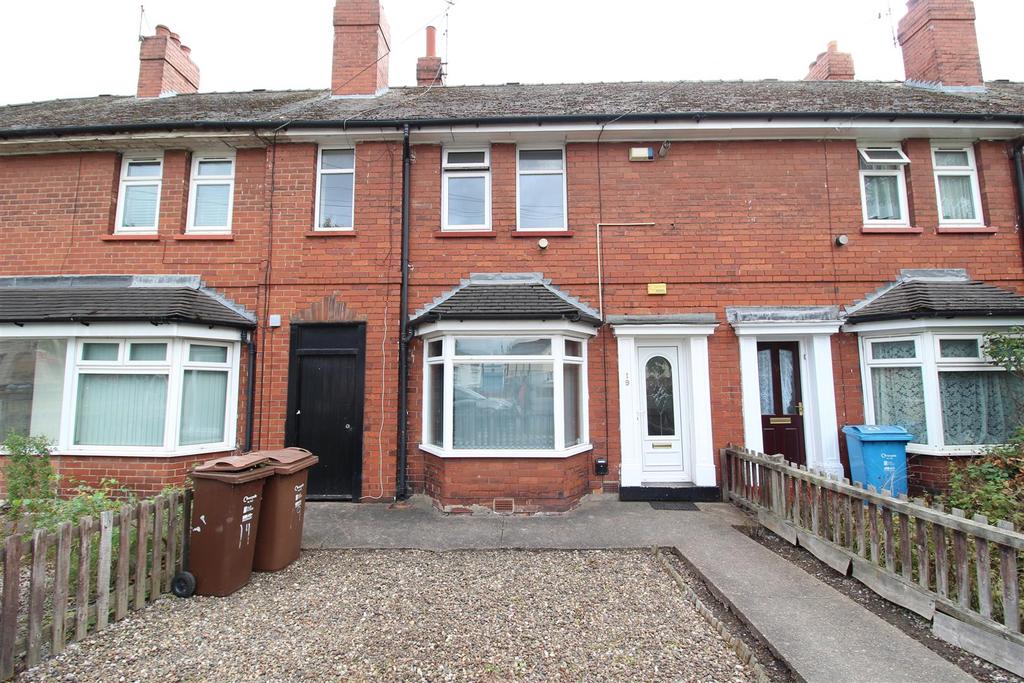 Willerby Road, Hull 2 bed terraced house for sale £120,000