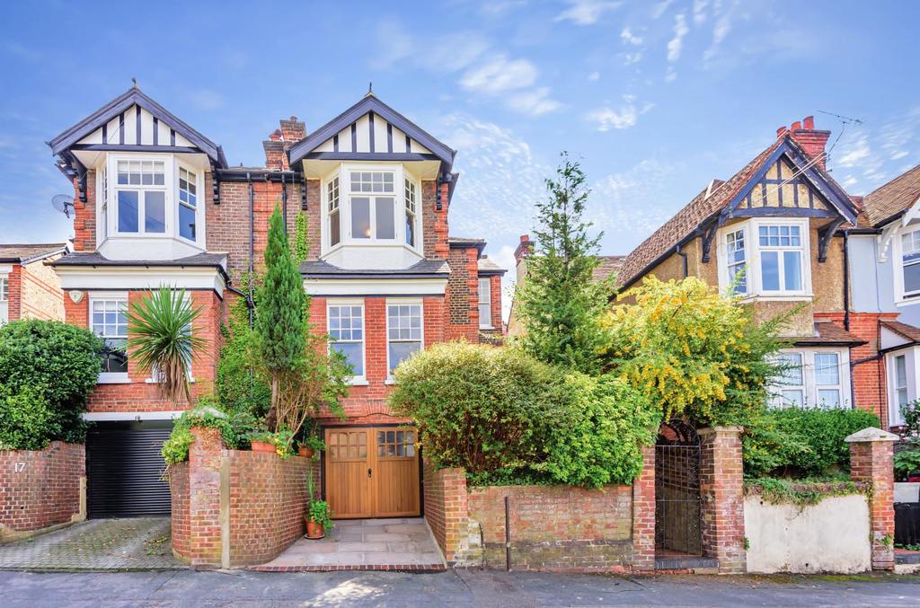 Wodeland Avenue, Guildford 3 bed semidetached house £999,500