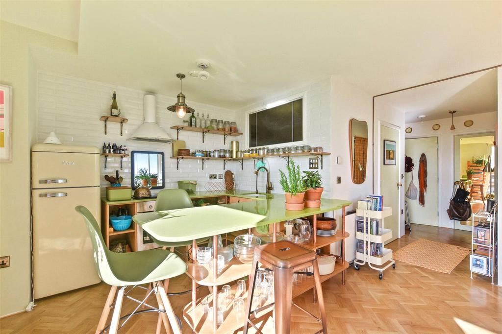 Kitchen/Dining Area