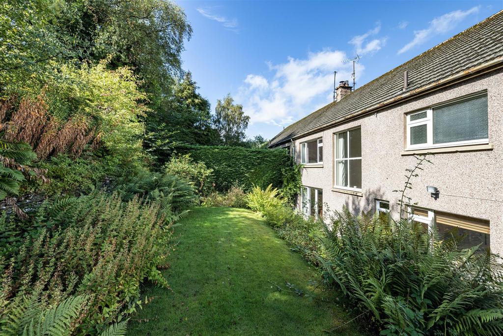 Dean Place, Newstead, Melrose 3 bed semidetached house £260,000