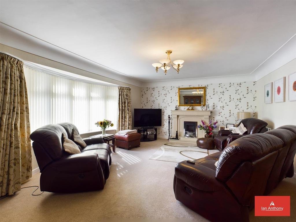 High Moss, Ormskirk, Lancashire 2 bed detached bungalow £480,000