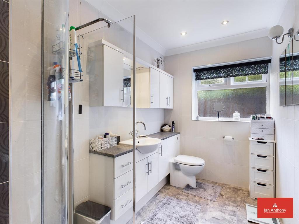 Family shower room