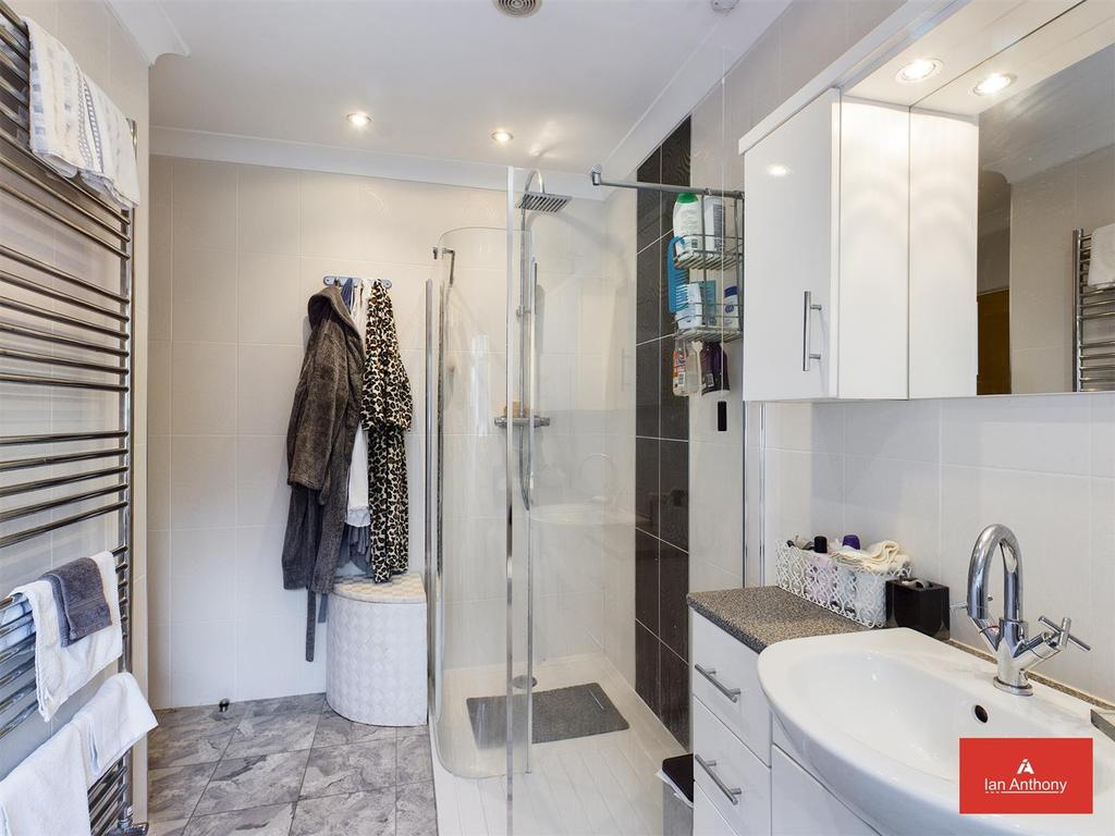 Family shower room