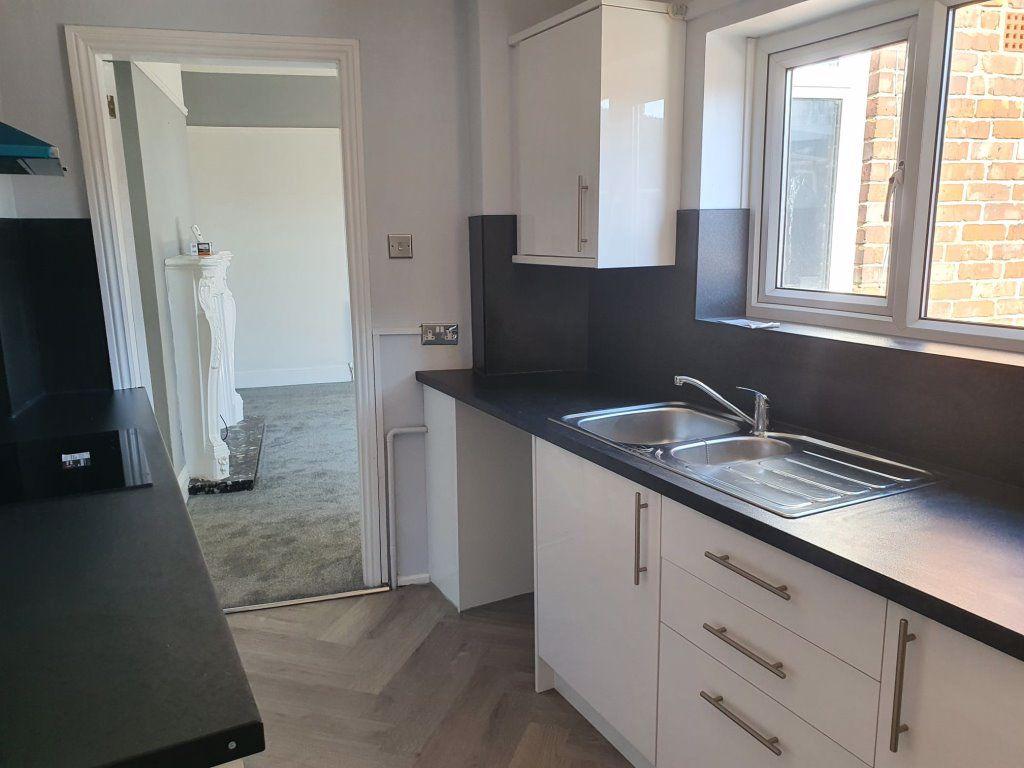 Broughton Road, South Shields 3 bed flat £550 pcm (£127 pw)