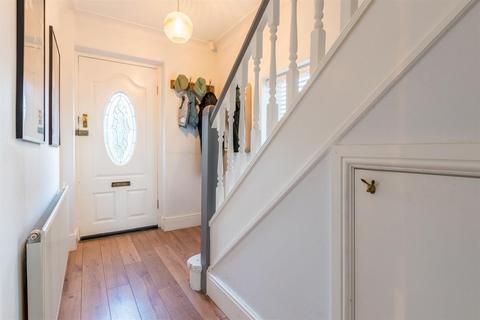 16 Airedale Drive, Horsforth, Leeds, LS18 5ED