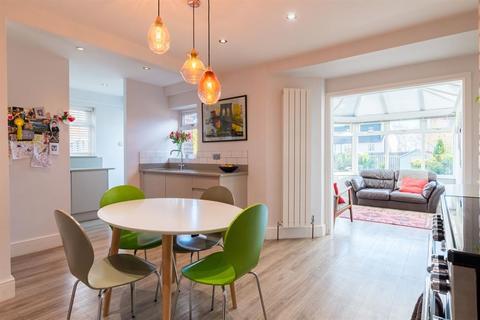 16 Airedale Drive, Horsforth, Leeds, LS18 5ED