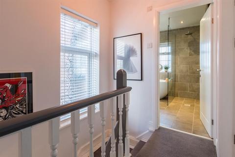 16 Airedale Drive, Horsforth, Leeds, LS18 5ED