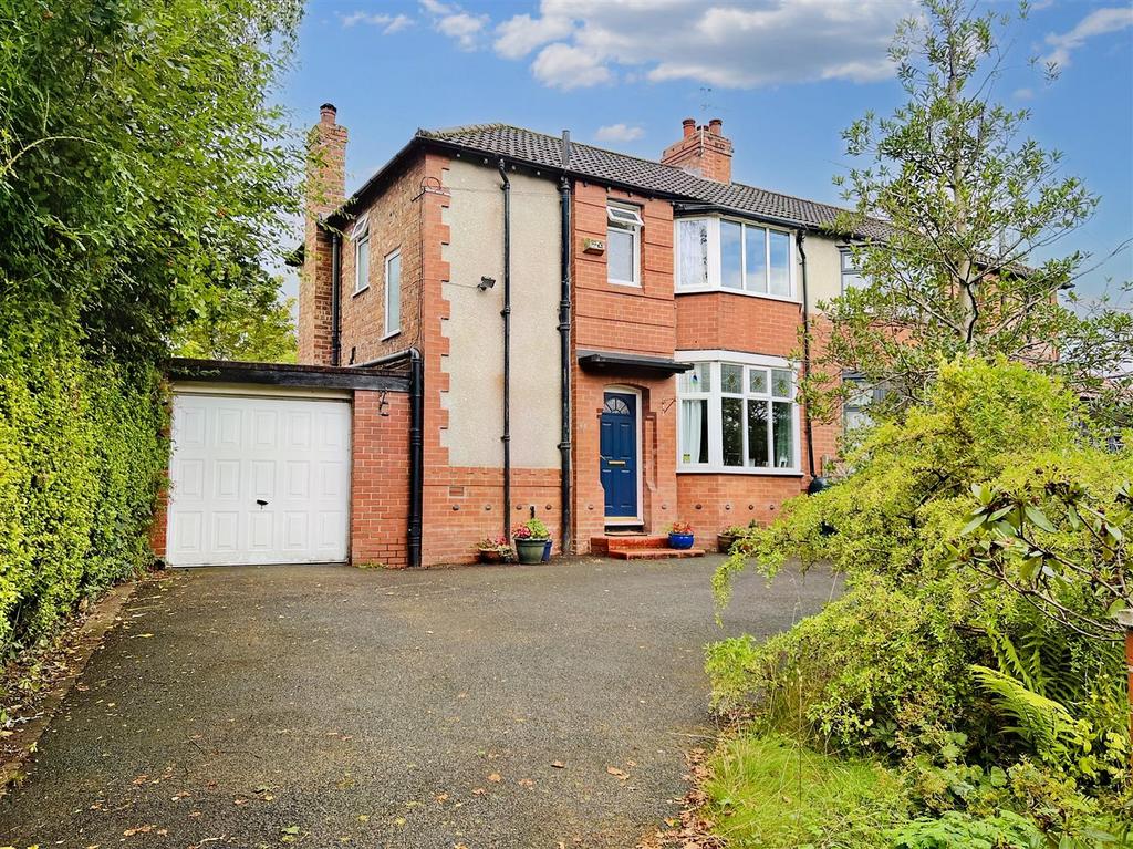 Thorley Lane, Timperley, Altrincham 3 bed semidetached house £450,000