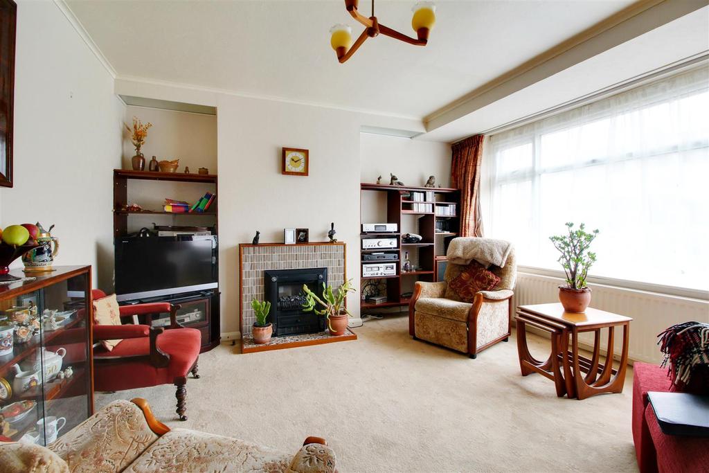 Lyme Avenue, Northchurch, Berkhamsted 5 bed semidetached house £650,000