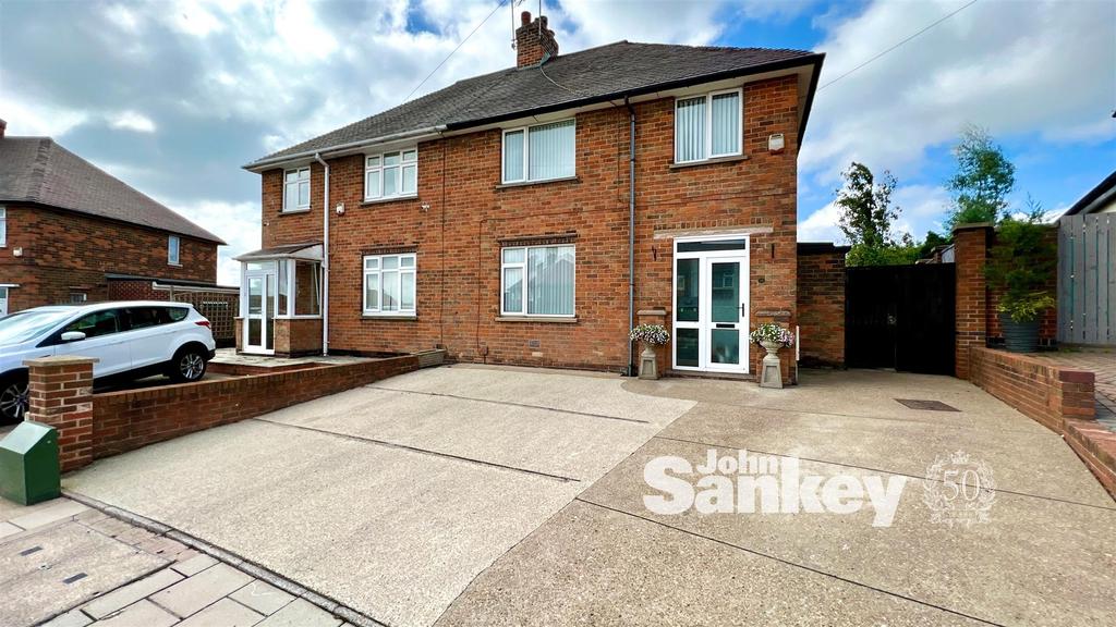 Marriott Avenue, Mansfield 3 bed semidetached house £189,950