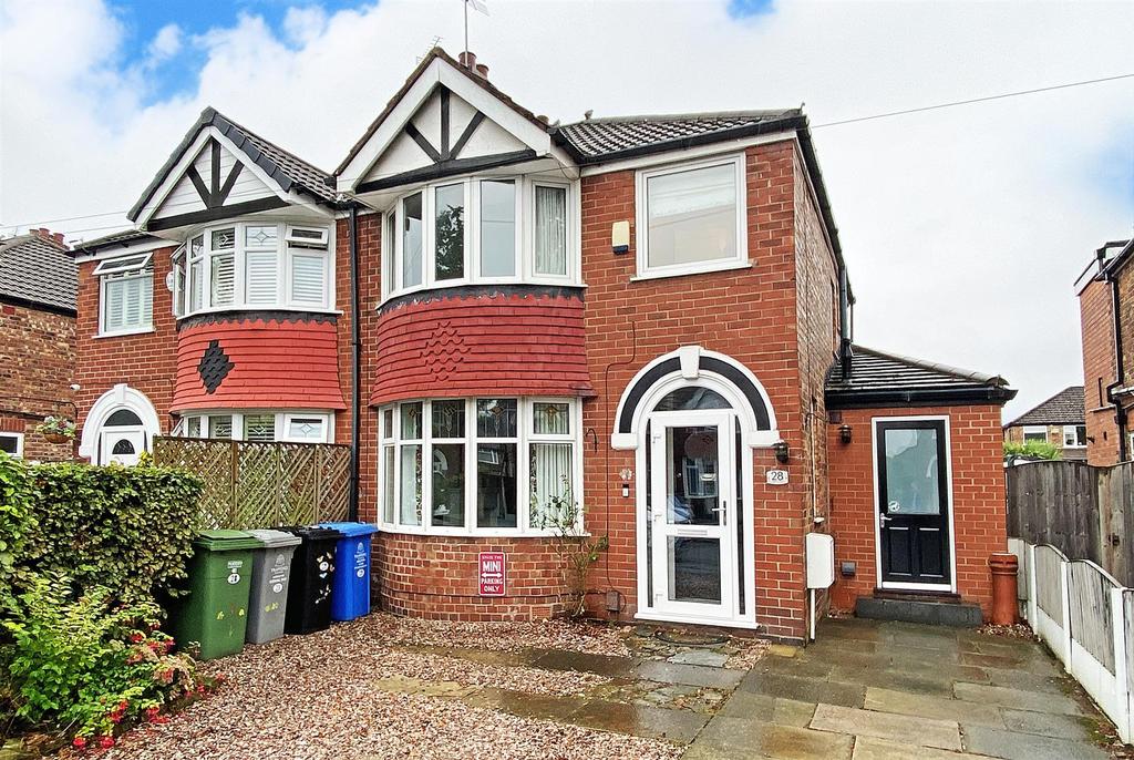 Crofton Avenue, Timperley 3 bed semidetached house £475,000