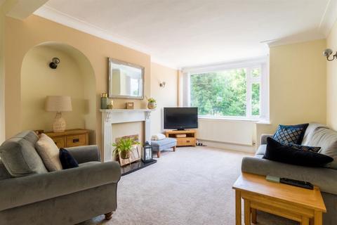 206 Abbey Road, Leeds, LS5 3NG