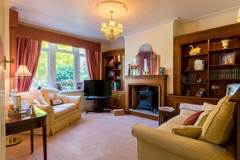 4 bedroom semi-detached house for sale - Otley Old Road, Lawnswood, LS16