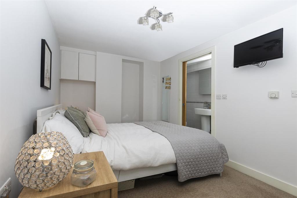 Granny flat bedroom.jpg