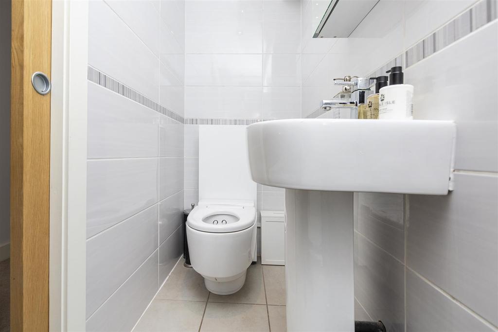 Granny flat shower oom.jpg
