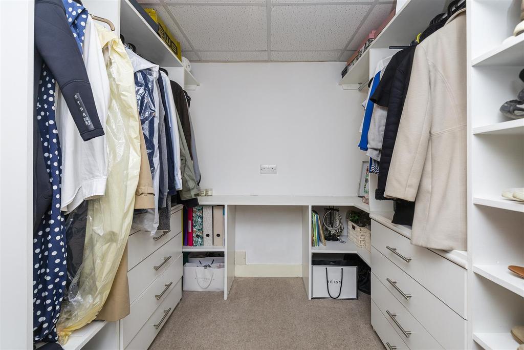 Granny flat dressing room.jpg