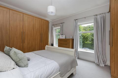 4 Sunny Lea, Marsden, Huddersfield, HD7 6EW