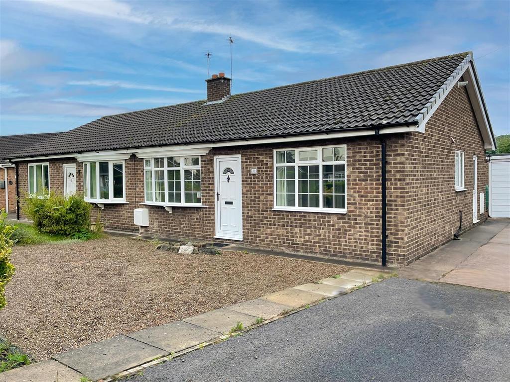 Croftway, Camblesforth, YO8 2 bed semidetached bungalow £175,000