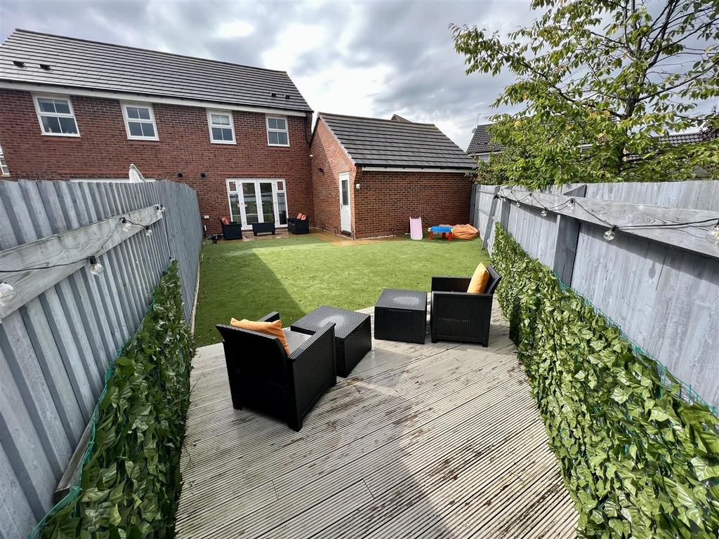 Paley Drive, Dickens Heath, Solihull 2 bed semidetached house for sale