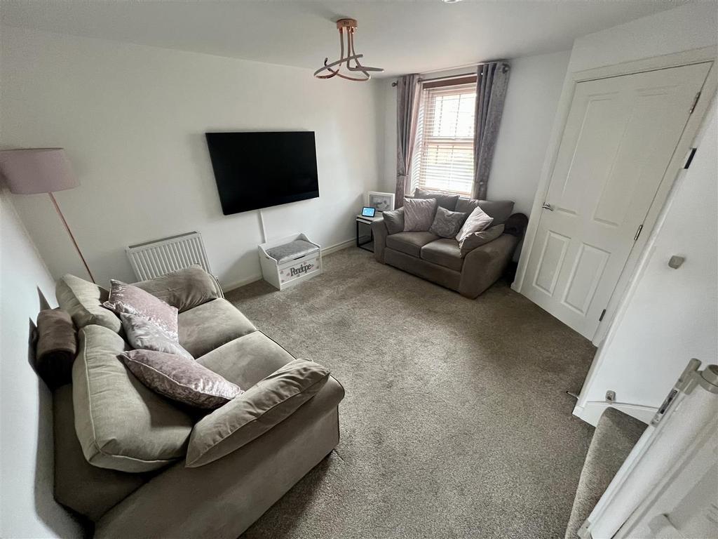 Paley Drive, Dickens Heath, Solihull 2 bed semidetached house for sale