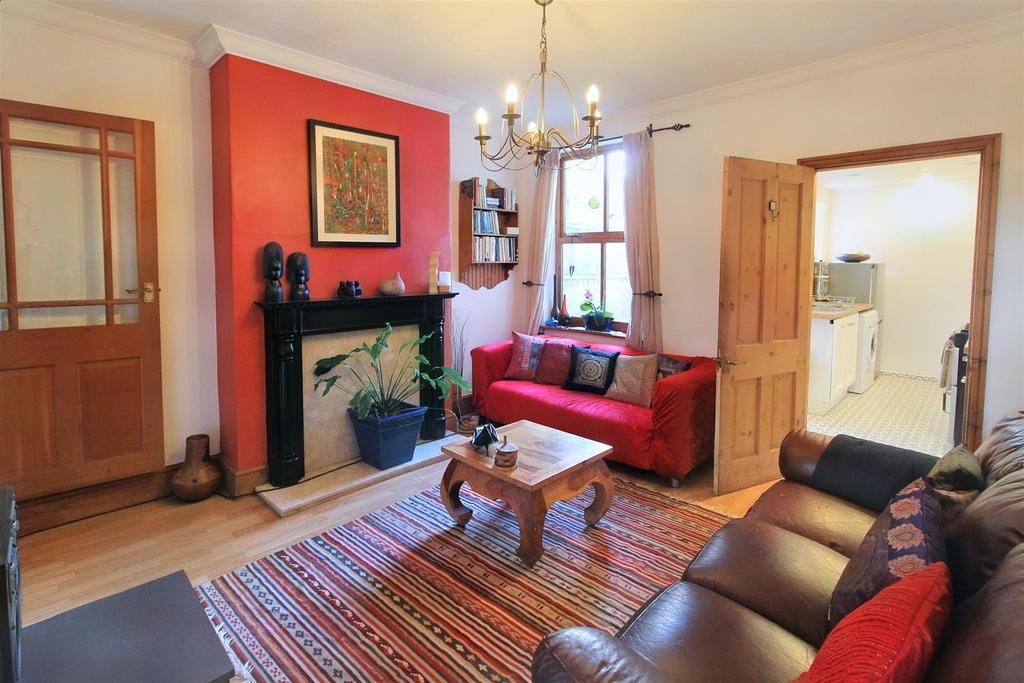 Priory Road, Gedling, Nottingham 2 bed terraced house for sale £180,000