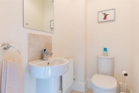 3 Bletchley Fold, Horsforth, Leeds, LS18 4FY