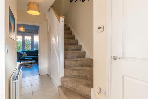 3 Bletchley Fold, Horsforth, Leeds, LS18 4FY